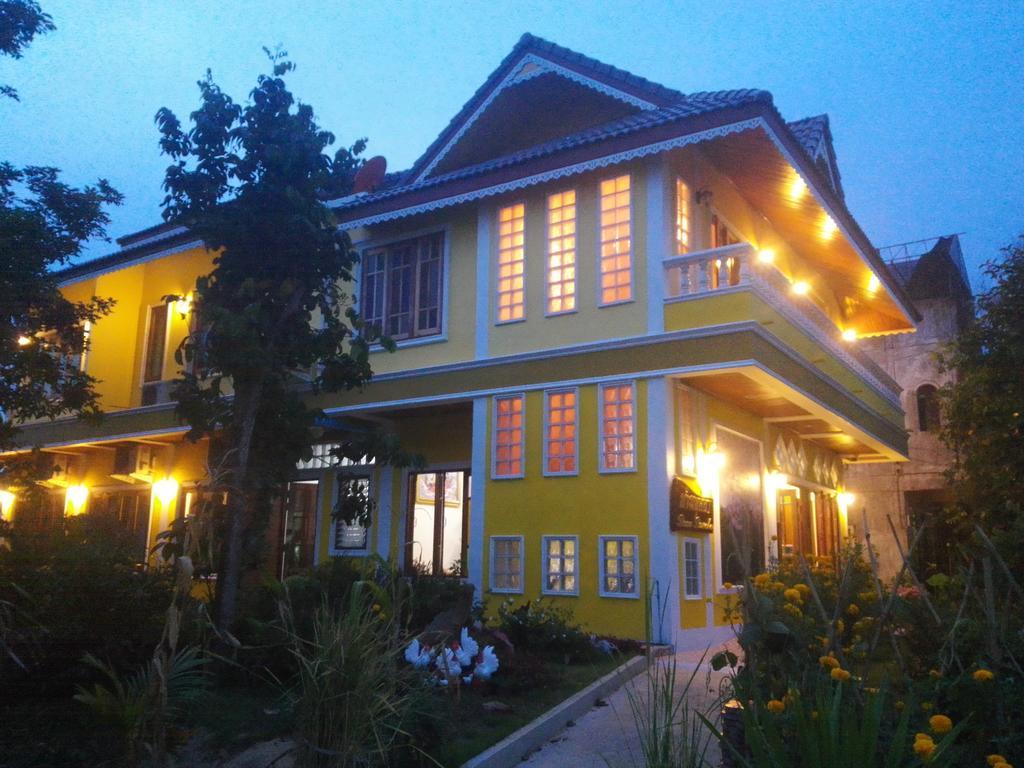 Baan Bussaba Hotel Trang Exterior foto